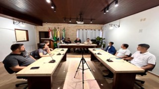 Aprovação da revisão geral dos servidores do Executivo e piso do Magistério Aprovação da revisão geral dos servidores do Executivo e piso do Magistério